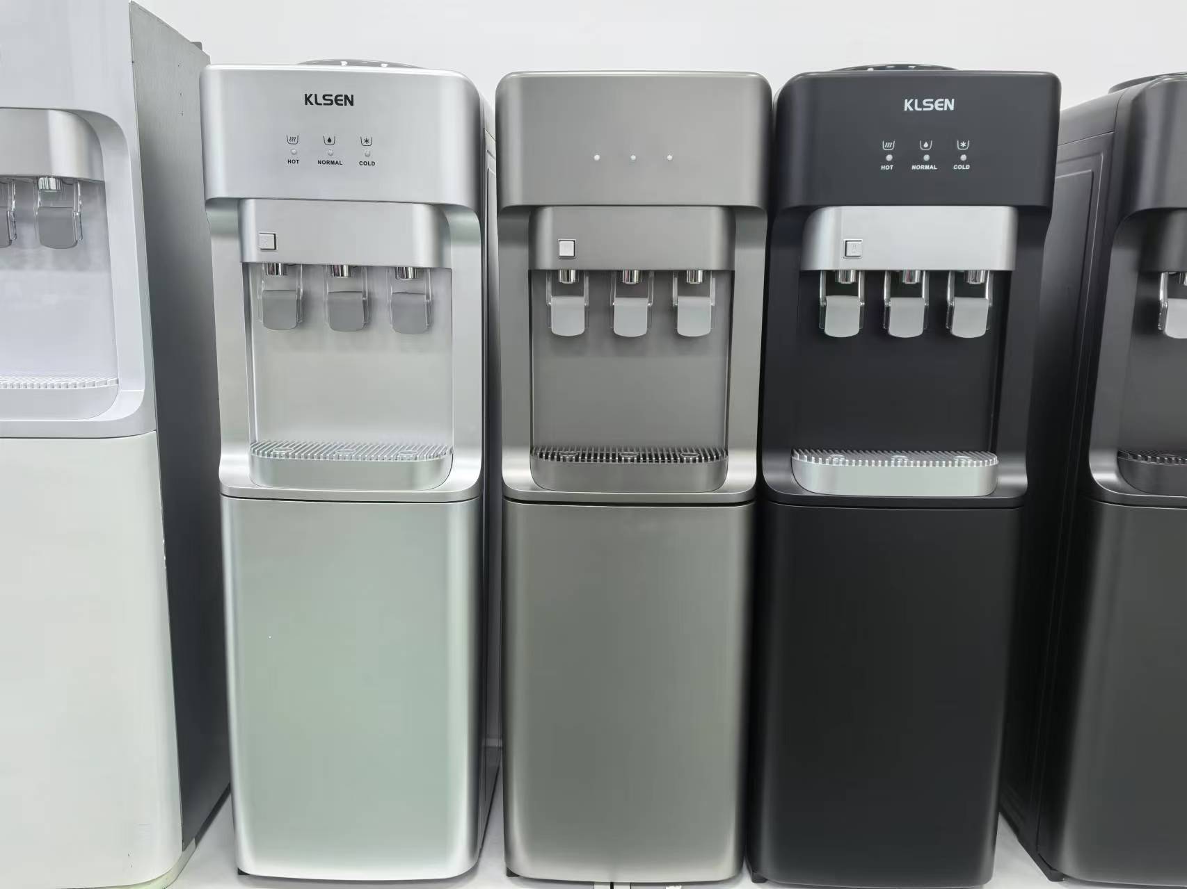 High Quality Freestanding Water Drinking Machine Hot and Cold Function Water Dispenser
